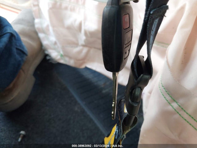 Toyota Prius C One 2014 JTDKDTB33E1074777 Image 11
