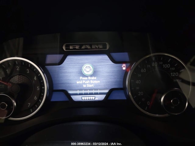 RAM 1500 Laramie  4x4 5'7 Box 2019 1C6SRFJT6KN643444 Image 14