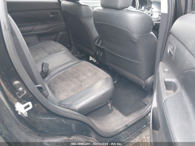 JA4AD3A32KZ027955 Mitsubishi Outlander Se