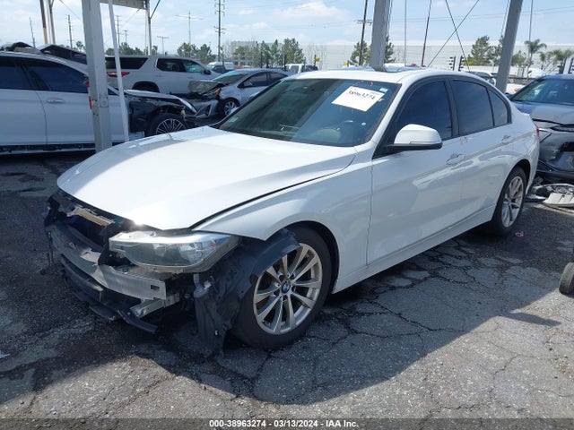 BMW 320i 2017 WBA8E1G3XHNU16062 Image 2