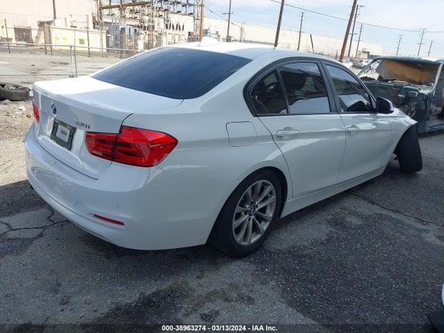BMW 320i 2017 WBA8E1G3XHNU16062 Image 4