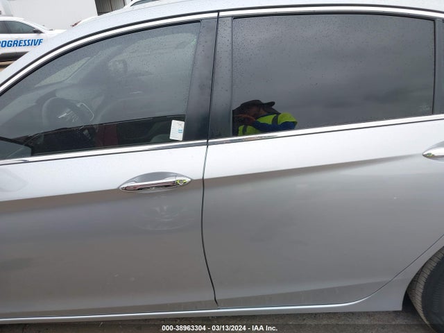 Honda ACCORD LX 2017 1HGCR2F3XHA264382 Image 14