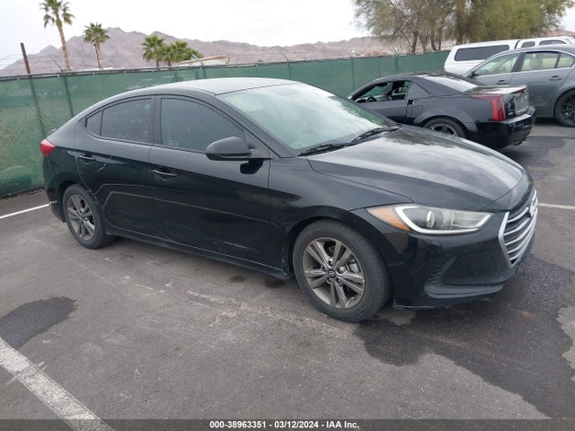2018 5NPD84LF2JH340028 main image
