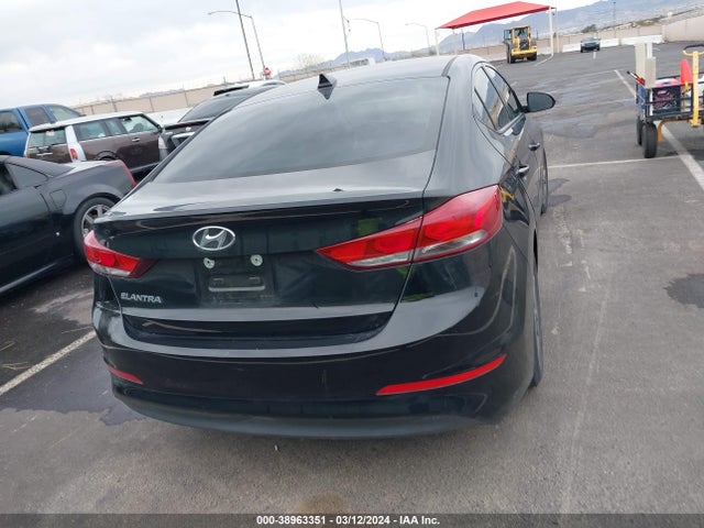 Hyundai ELANTRA SEL 2018 5NPD84LF2JH340028 Image 16