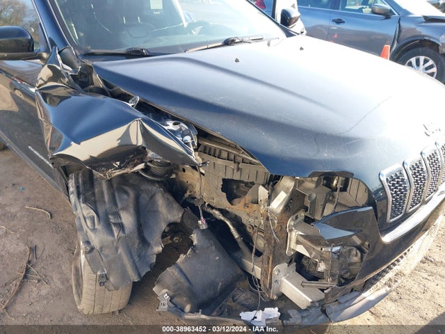 1C4PJMLB6KD390131 Jeep Cherokee Latitude Plus 4x4