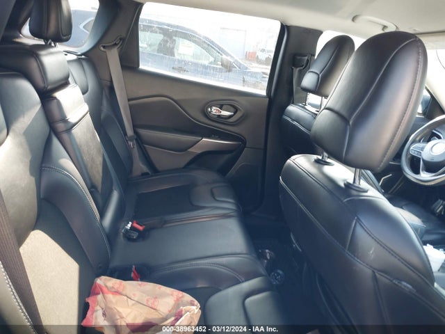 1C4PJMLB6KD390131 Jeep Cherokee Latitude Plus 4x4