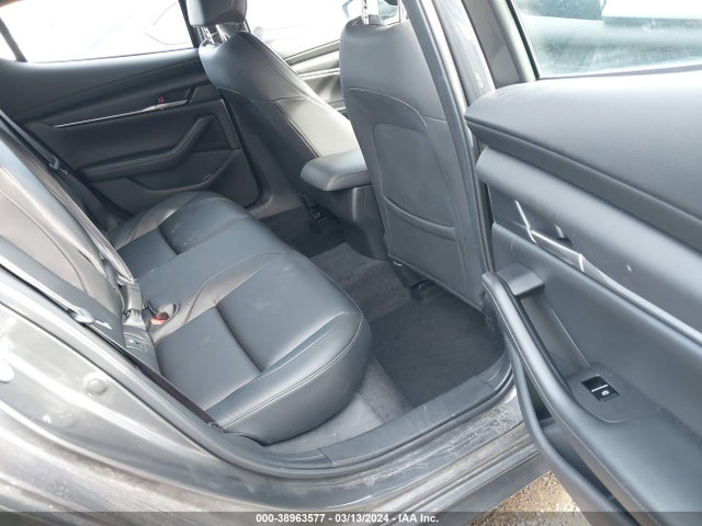 JM1BPAKLXM1337955 Mazda Mazda3 Select