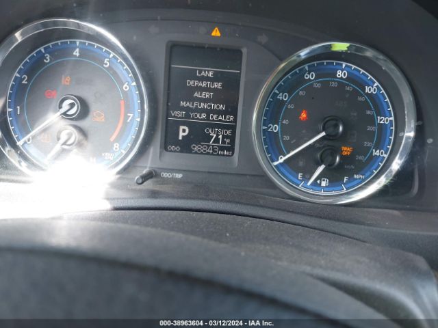 2T1BURHE0JC967989 Toyota COROLLA LE