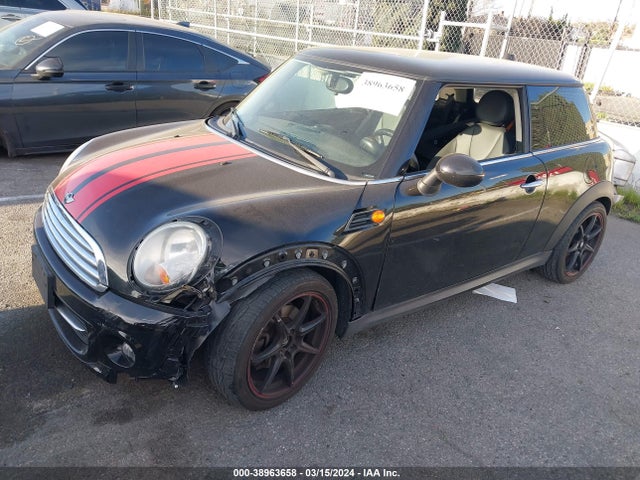 2011 MINI COOPER WMWSU3C58BT091474 Photo 1