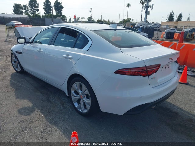 2020 JAGUAR XE SAJAE4FXXLCP64329 Photo 2