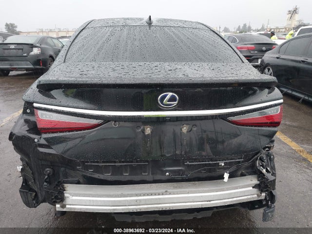 Lexus ES 300H 2020 58AD21B1XLU006669 Image 16