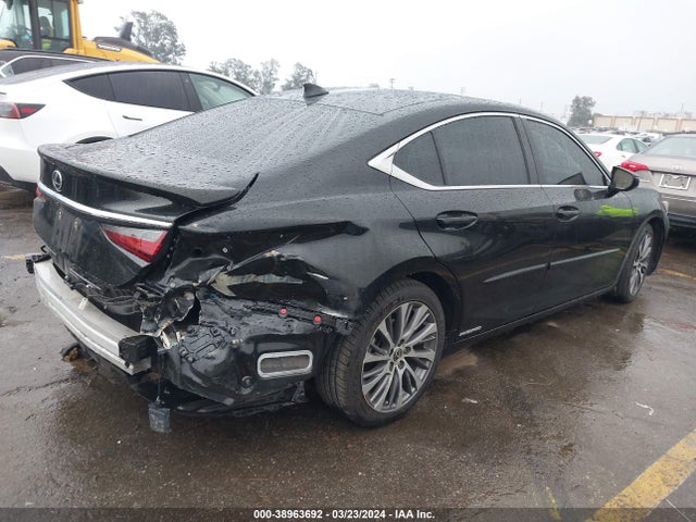 Lexus ES 300H 2020 58AD21B1XLU006669 Image 4