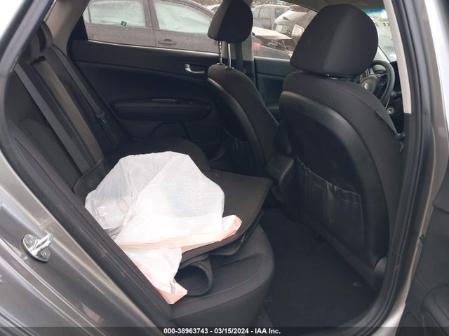 KIA Optima Lx 2017 5XXGT4L31HG143343 Image 8