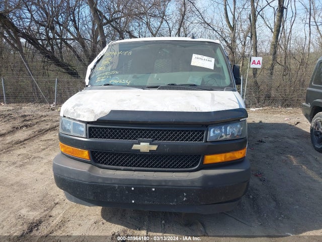Chevrolet Express 2500 Work Van 2018 1GCWGAFP3J1196334 Image 11