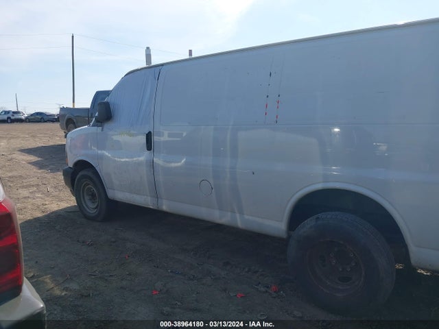 Chevrolet Express 2500 Work Van 2018 1GCWGAFP3J1196334 Image 13