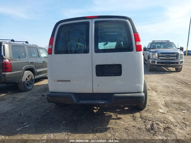 Chevrolet Express 2500 Work Van 2018 1GCWGAFP3J1196334 Image 15