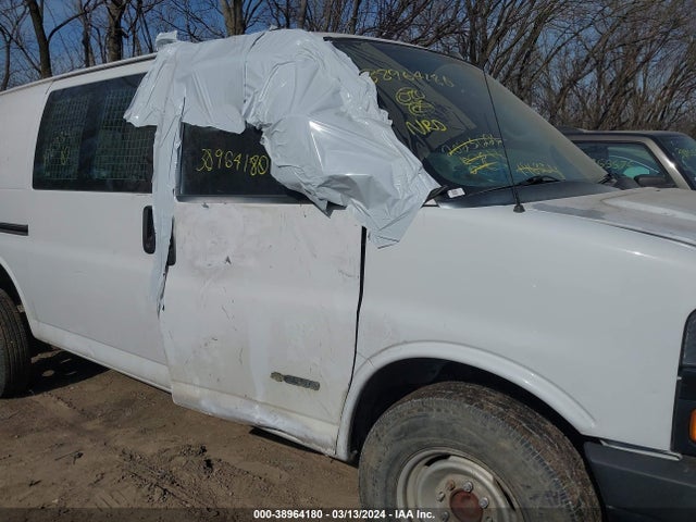 Chevrolet Express 2500 Work Van 2018 1GCWGAFP3J1196334 Image 6
