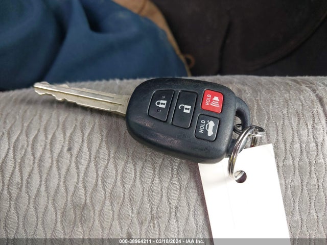 Toyota COROLLA LE 2015 2T1BURHE8FC332834 Image 11