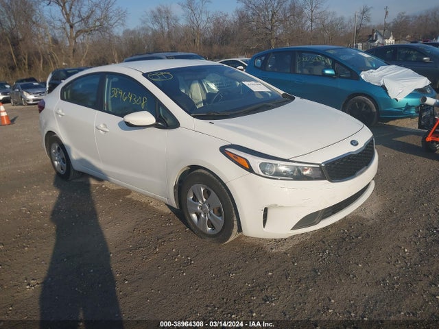 KIA FORTE LX 2018 3KPFK4A7XJE218916 Image 1