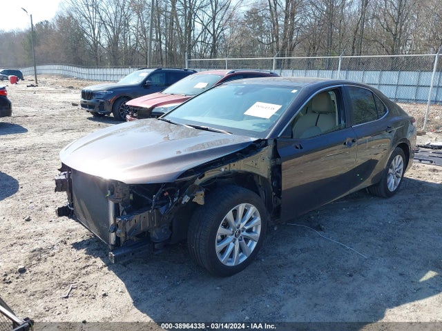 Toyota CAMRY LE 2019 4T1B11HK0KU226077 Image 2