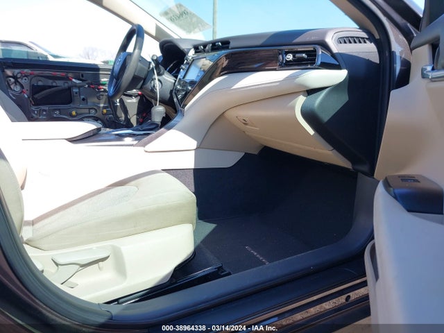 Toyota CAMRY LE 2019 4T1B11HK0KU226077 Image 5