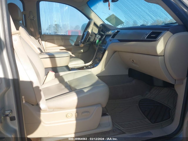 Aukcja sprzedaży 2011 Cadillac Escalade Esv Premium, vin: 1GYS4JEFXBR194285, numer aukcji: 38964563