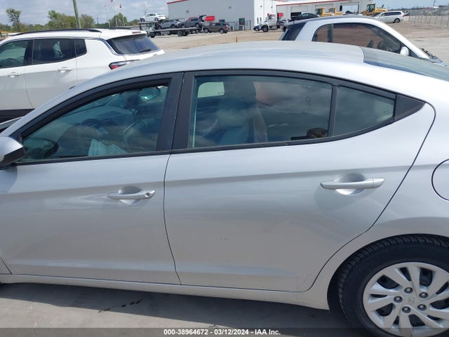 Hyundai ELANTRA SE 2019 5NPD74LF2KH434169 Image 15
