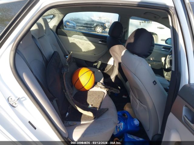 5NPE24AF2JH703422 Hyundai SONATA SE