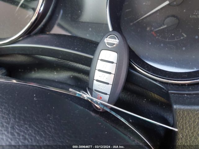 JN8AT2MT2JW462011 Nissan Rogue Sl