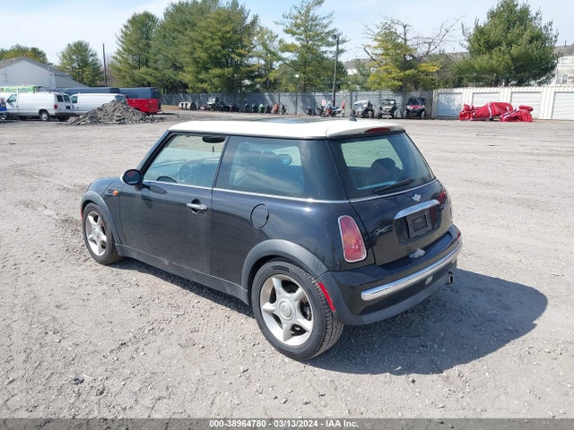 2003 MINI COOPER WMWRC33423TJ51856 Photo 2