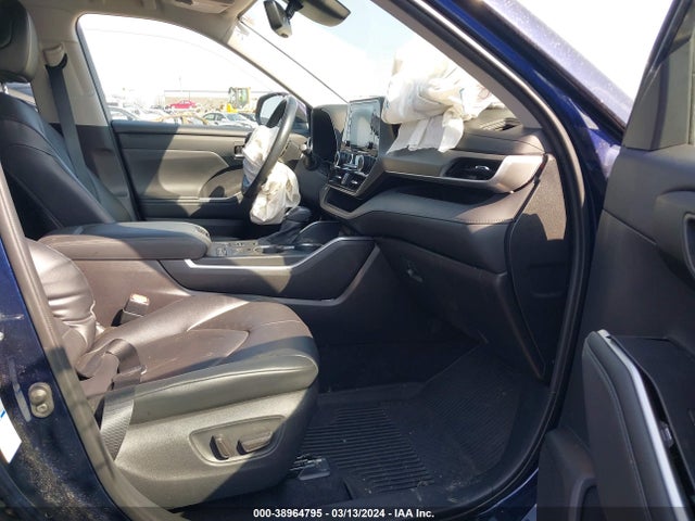 Toyota Highlander Xle 2021 5TDGZRBH2MS533031 Image 5
