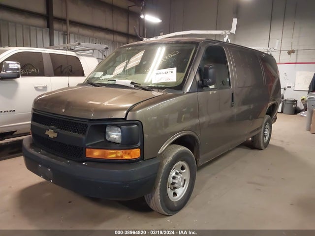 Chevrolet Express 3500 Work Van 2017 1GCZGGFG0H1102808 Image 2