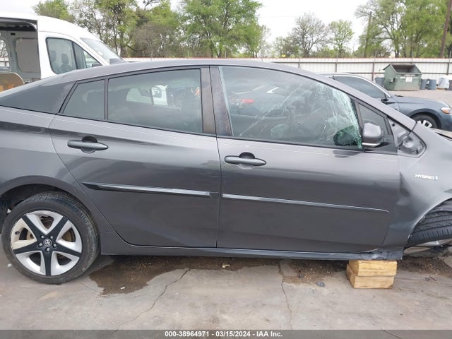 Toyota Prius Four Touring 2018 JTDKARFU7J3545455 Image 12