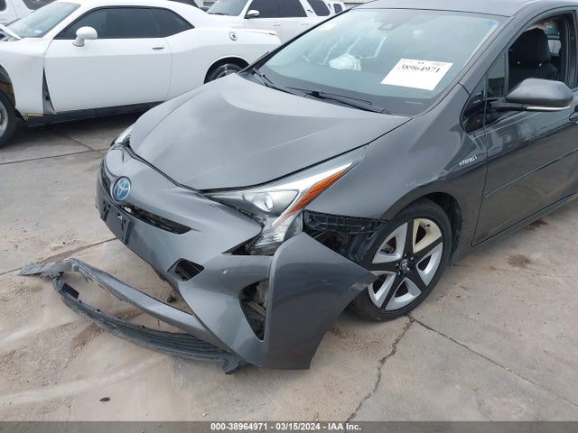 Toyota Prius Four Touring 2018 JTDKARFU7J3545455 Image 6