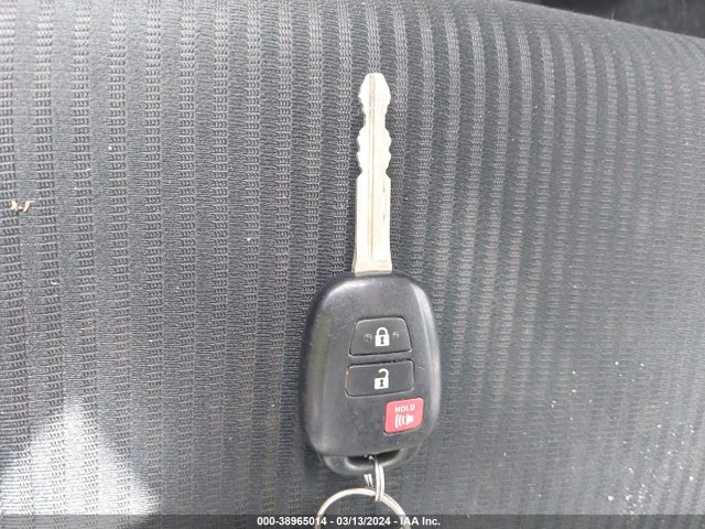 Toyota RAV4 LE 2017 2T3ZFREV1HW401756 Image 11