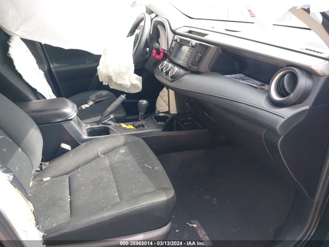 Toyota RAV4 LE 2017 2T3ZFREV1HW401756 Image 5