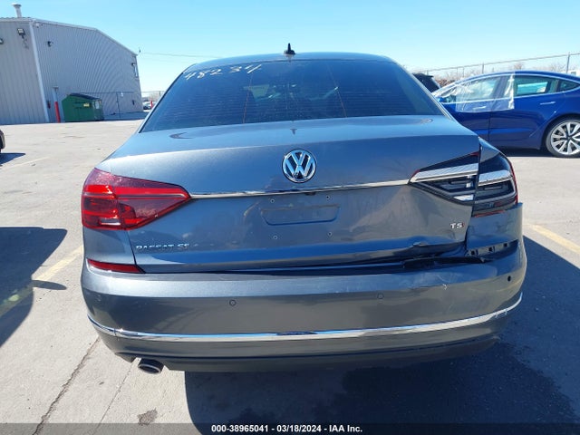 Volkswagen Passat 2.0t Se 2018 1VWBA7A34JC047035 Image 17