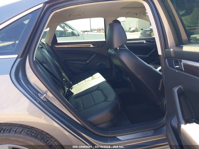 Volkswagen Passat 2.0t Se 2018 1VWBA7A34JC047035 Image 8