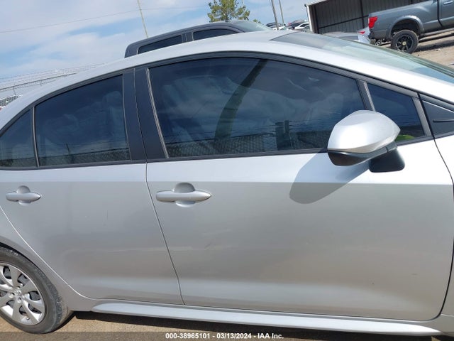 Toyota COROLLA LE 2022 JTDEPMAE9N3006923 Image 13