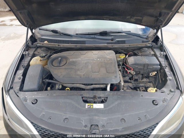 Chrysler 200 C 2015 1C3CCCCGXFN517157 Image 10
