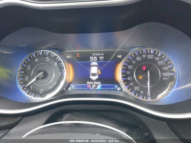 Chrysler 200 C 2015 1C3CCCCGXFN517157 Image 7