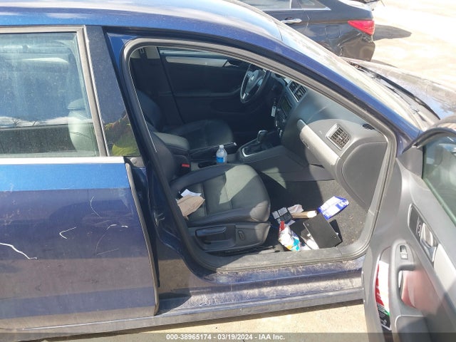3VWD17AJ5EM326523 Volkswagen Jetta 1.8t Se