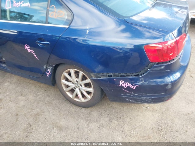 3VWD17AJ5EM326523 Volkswagen Jetta 1.8t Se