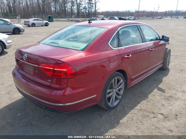 1VWAT7A32GC064396 Volkswagen Passat 1.8t R-line