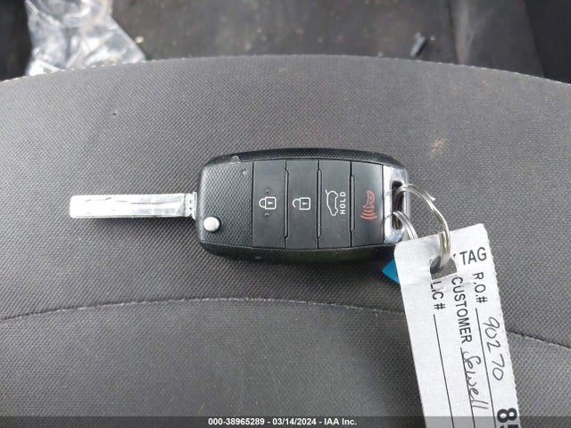KIA Soul 2016 KNDJN2A26G7830565 Image 11