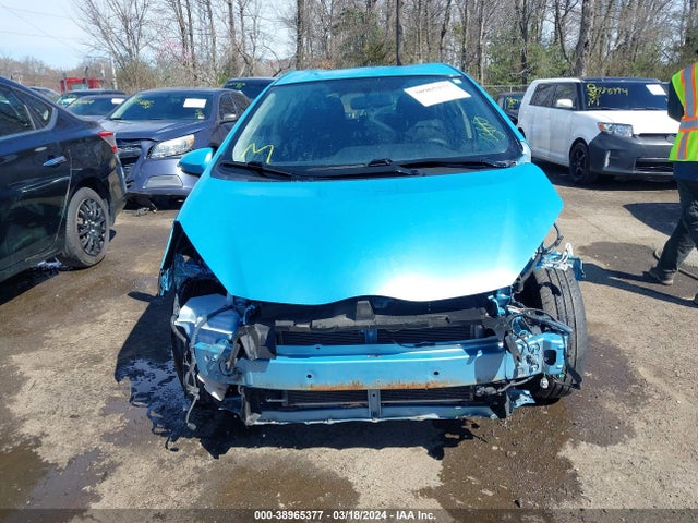 Toyota Prius C Two 2015 JTDKDTB37F1110052 Image 13
