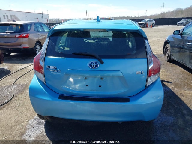 Toyota Prius C Two 2015 JTDKDTB37F1110052 Image 17