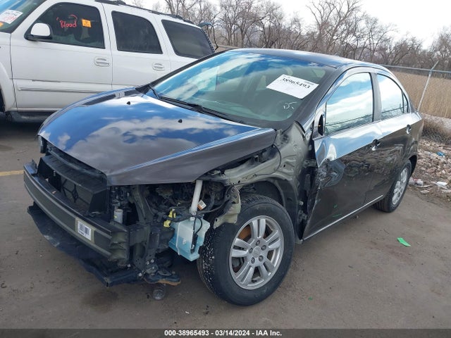 Chevrolet Sonic Lt Auto 2015 1G1JC5SG3F4189210 Image 2