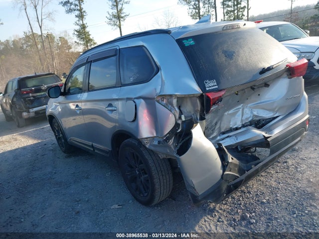 Mitsubishi Outlander Le 2018 JA4AD3A38JZ018742 Image 3