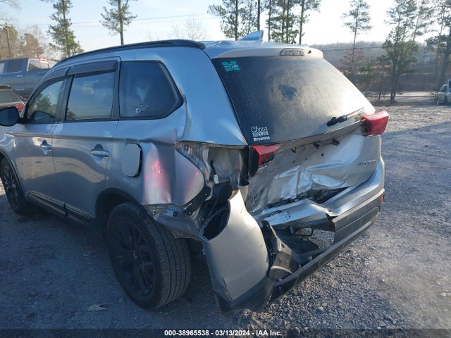 Mitsubishi Outlander Le 2018 JA4AD3A38JZ018742 Image 6